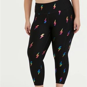 NWT PERFORMANCE CORE CROP ACTIVE LEGGING WITH SIDE POCKETS 3x
